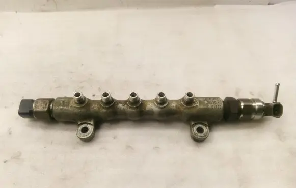 Toyota Avensis T250 Fuel main line pipe 238100R020