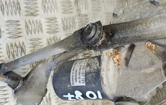 Front wiper linkage and motor
