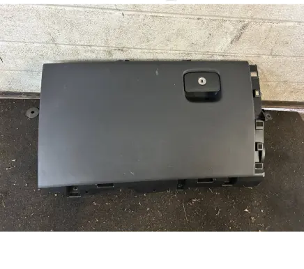 Jaguar I-Pace Glove box set J9V3060T10BD 03122019 JAFVG2A105