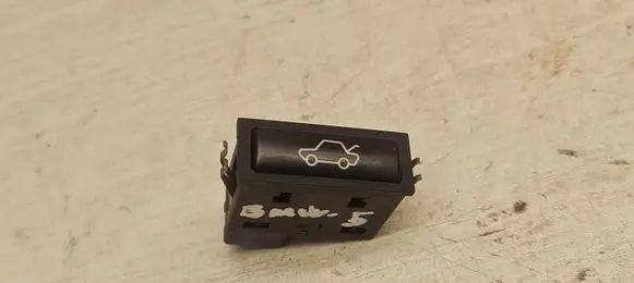 BMW 5 E39 Tailgate opening switch 61318365579 03052500 459700