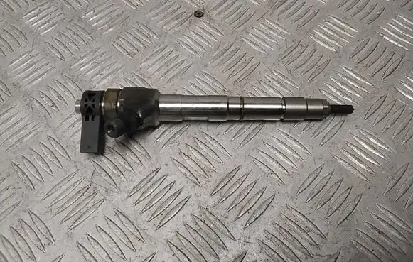 Skoda Superb B8 (3V) Fuel injector 04L130277AE