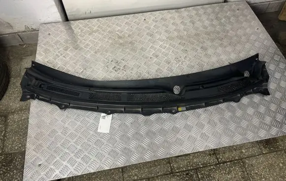 Toyota Yaris Wiper trim 6862