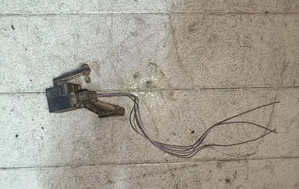 Headlight/headlamp level sensor