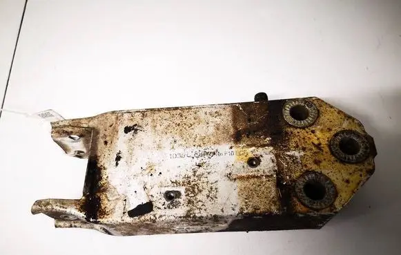 BMW 5 GT F07 Front bumper mounting bracket 