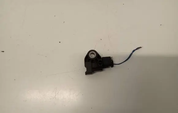 Mercedes-Benz C W205 Airbag deployment crash/impact sensor A2139051300 869108 92S957S20