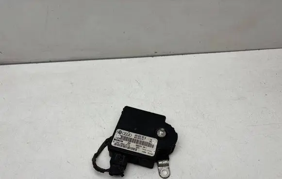 Audi A6 S6 C6 4F Voltage converter/converter module 4F0915181A