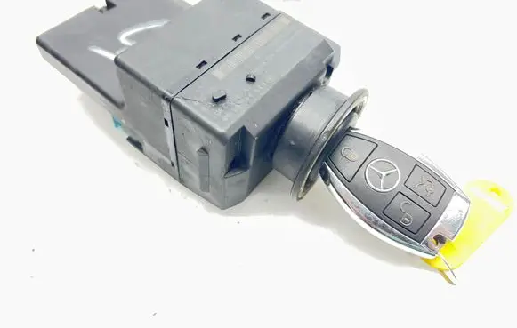 Mercedes-Benz Vito Viano W639 Ignition lock 6395450108