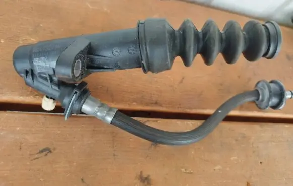 Peugeot 2008 II Clutch slave cylinder 9835132180