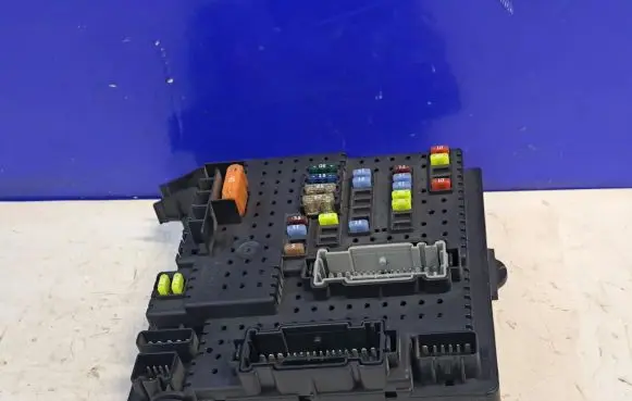 Volvo V70 Fuse module 30728512