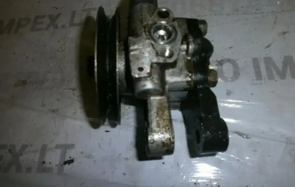 Hyundai Lantra II Power steering pump 5711029101