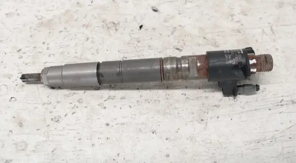 Volvo V60 Fuel injector 31303238 0445116046