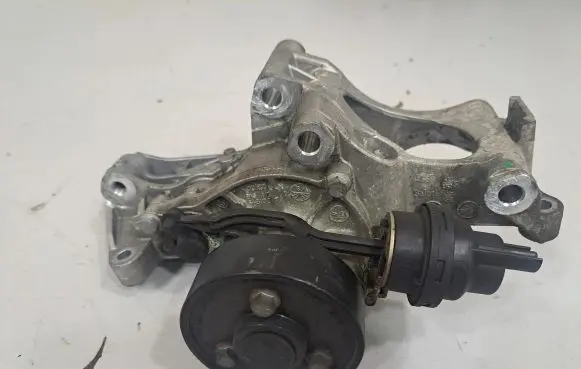 BMW 2 F22 F23 Water pump 7644809 2367474