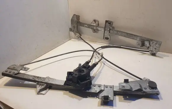 Citroen Berlingo Front door window regulator with motor 