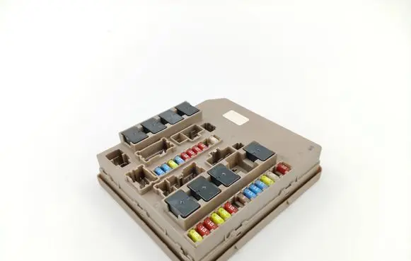 Renault Clio III Fuse module 674660A