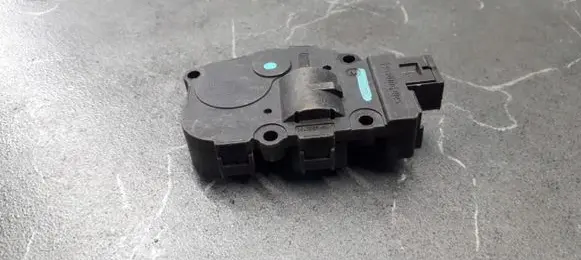 BMW 1 E81 E87 A/C air flow flap actuator/motor 929888G