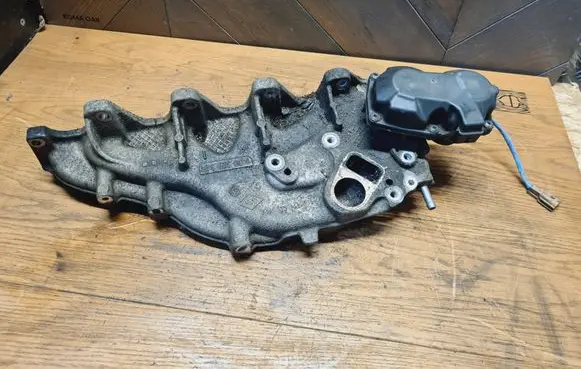 Opel Vivaro Intake manifold