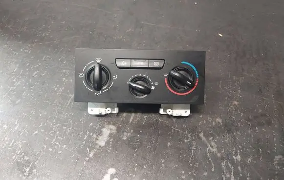 Peugeot 307 Climate control unit K2860 K28604BC0P