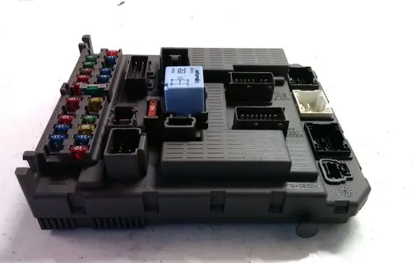 Citroen C8 Fuse module 9651938180