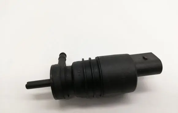 BMW X1 E84 Windscreen/windshield washer pump 8377612