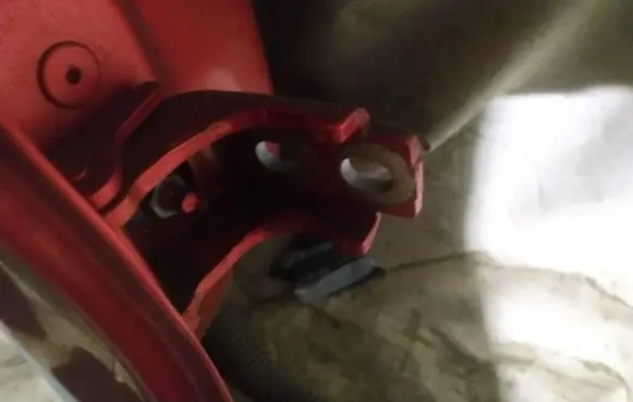 Renault Clio IV Rear door lower hinge