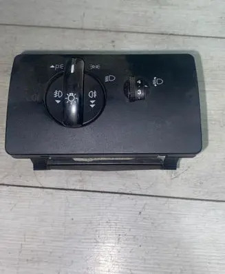 Ford Mondeo Mk III Light switch 1S7T13A024BB