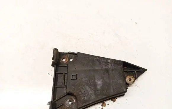 Audi A4 S4 B5 8D Front bumper mounting bracket 8d0807284
