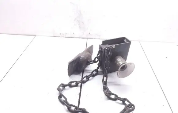 Nissan Navara D23 Spare wheel mounting bracket 