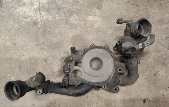 Mercedes-Benz C W204 Water pump 1133125 1218100803