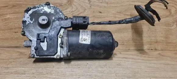 BMW 5 E39 Wiper motor 8360603