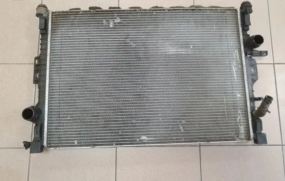 Volvo V70 Coolant radiator 31261105