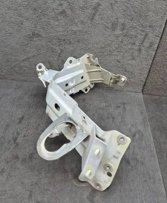 Audi Q7 4M Fender mounting bracket 4M0821131C 4M0145841 4M0821161B