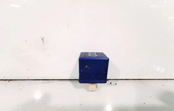 Audi A6 S6 C5 4B Other relay 8A0951253