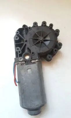 Honda Civic Front door window regulator motor 400349B