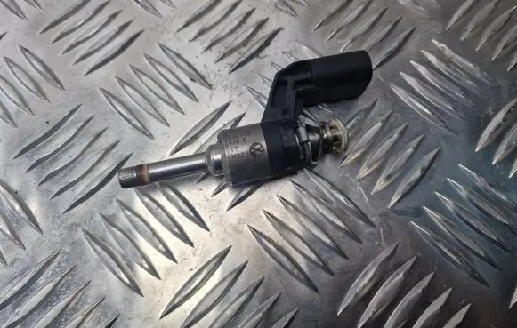 Volkswagen Golf V Fuel injector 03C906036E