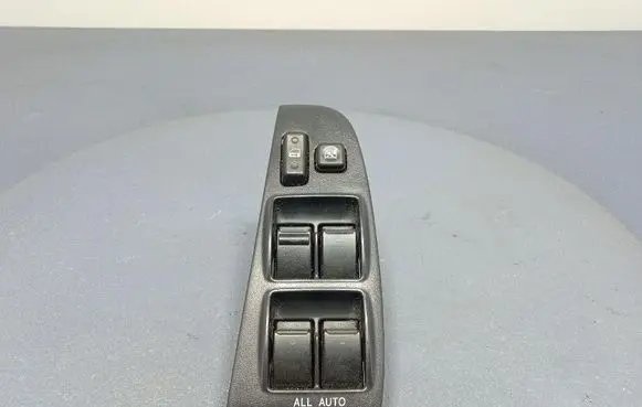 Toyota Avensis Verso Electric window control switch 8480205210
