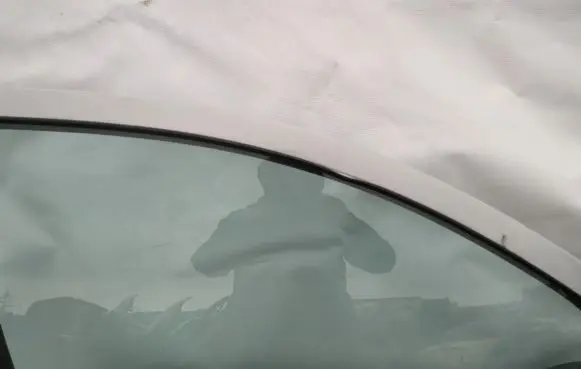 Nissan Qashqai Front door window glass four-door