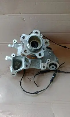 BMW X5 G05 Rear wheel hub 6876653