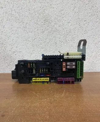 Mercedes-Benz E A207 Fuse module 016706581 168298