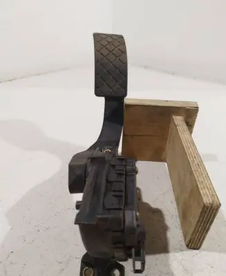 Audi A4 S4 B5 8D Accelerator throttle pedal 8D1721523A 8D1721523E