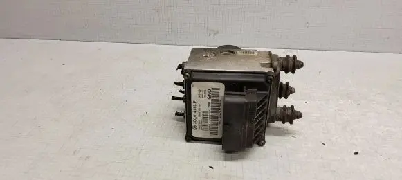 Volkswagen PASSAT B6 ABS Pump 3C0614095P