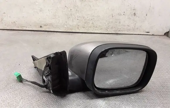 Volvo XC70 Front door electric wing mirror 