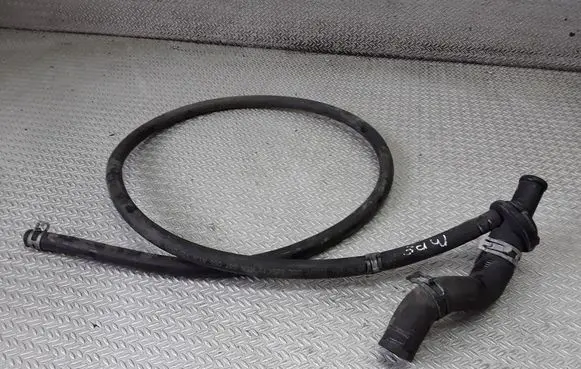 Mercedes-Benz E W210 Engine coolant pipe/hose 2108320894