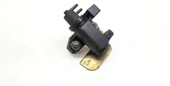 BMW X5 E53 Turbo solenoid valve 70057900 7796634