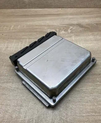 Volvo V70 Engine control unit/module ECU 30668478A 0261208289