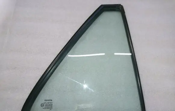 Rear vent window glass