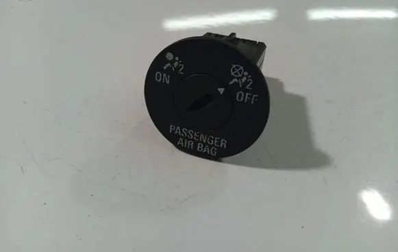 Opel Insignia A Passenger airbag on/off switch 13268602