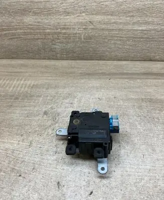 Toyota RAV 4 (XA40) Air flap motor/actuator 0638002160