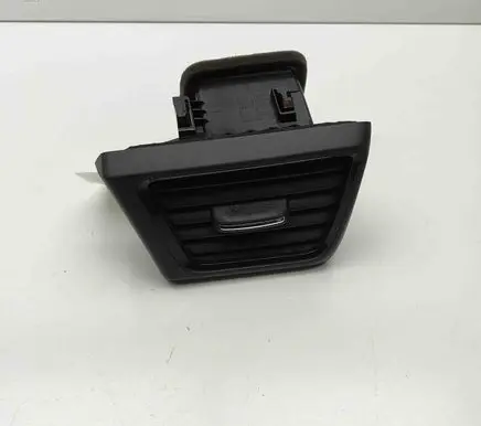 Nissan Leaf II (ZE1) Dashboard air vent grill cover trim 687615SA0B
