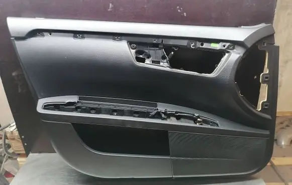 Mercedes-Benz S W221 Front door card panel trim A221720