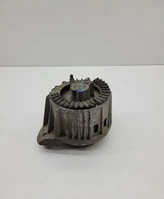 Engine mount bracket
